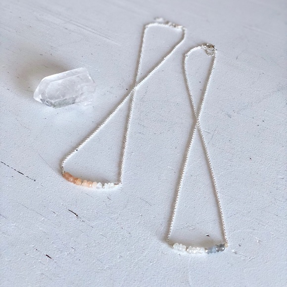 Delicate Moonstone 🌚 Necklace - Picture 1 of 2